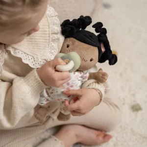 בובת תינוקת אייבי בעריסה Little Dutch