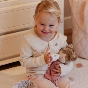 בובת תינוקת רוזה בעריסה Little Dutch